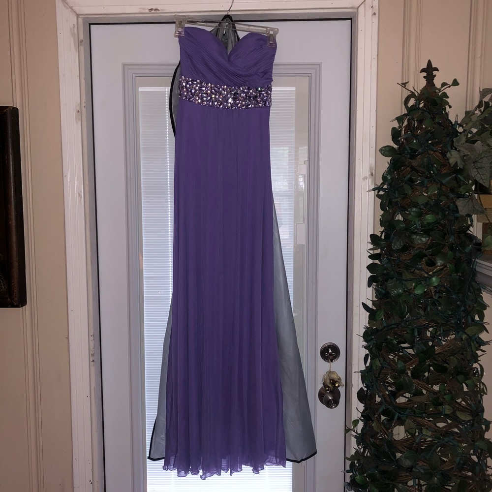 ✨Bee Darlin Strapless Beaded Dress✨